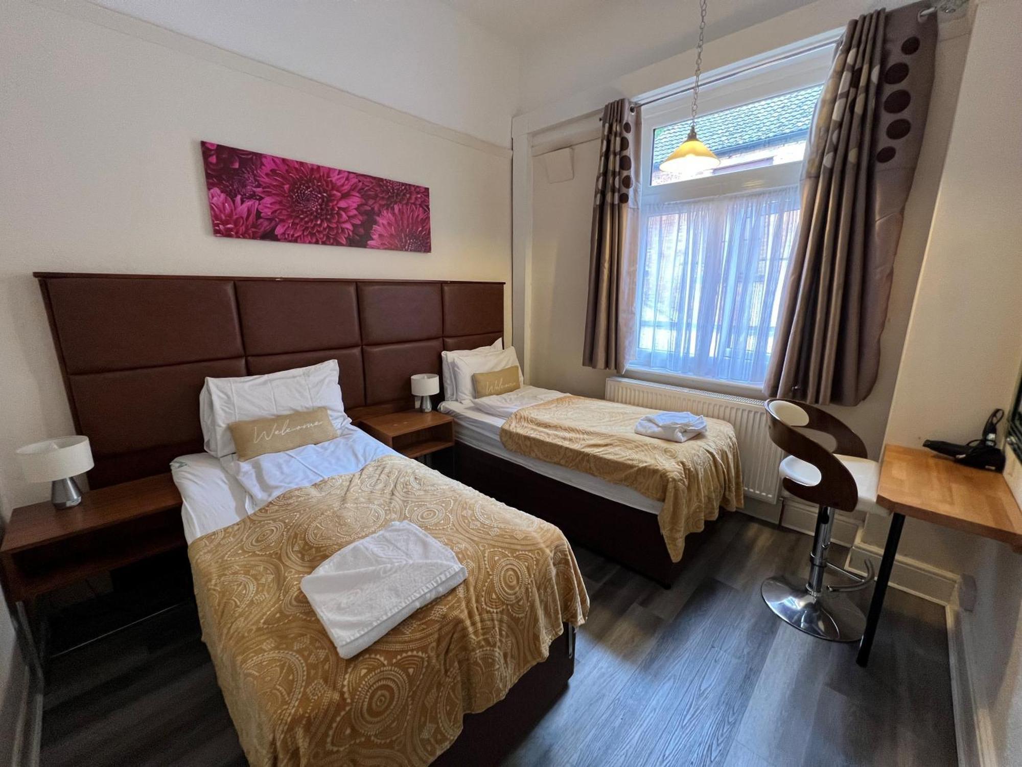 The George Centre Apartment Matlock  Bagian luar foto