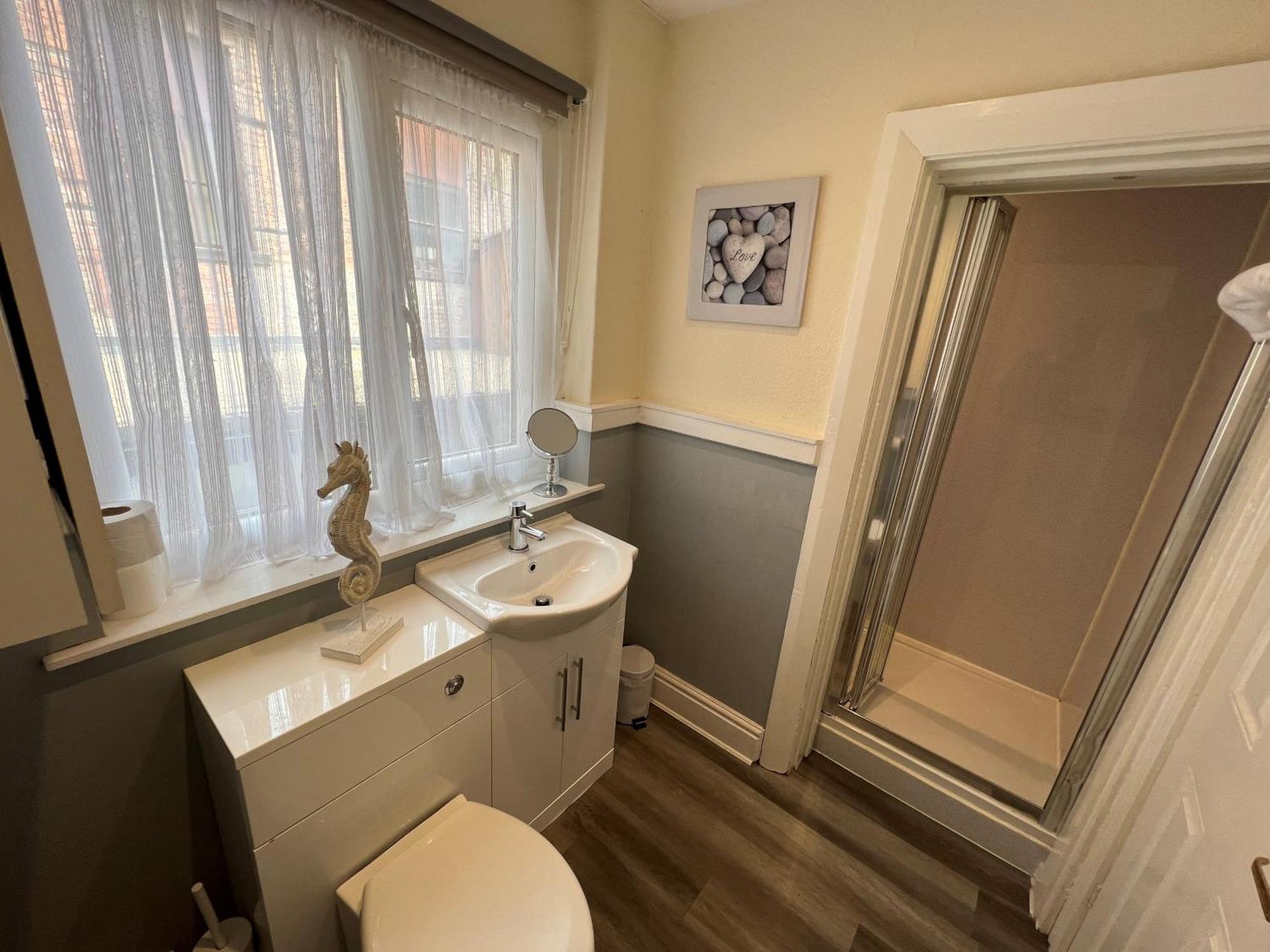 The George Centre Apartment Matlock  Ruang foto